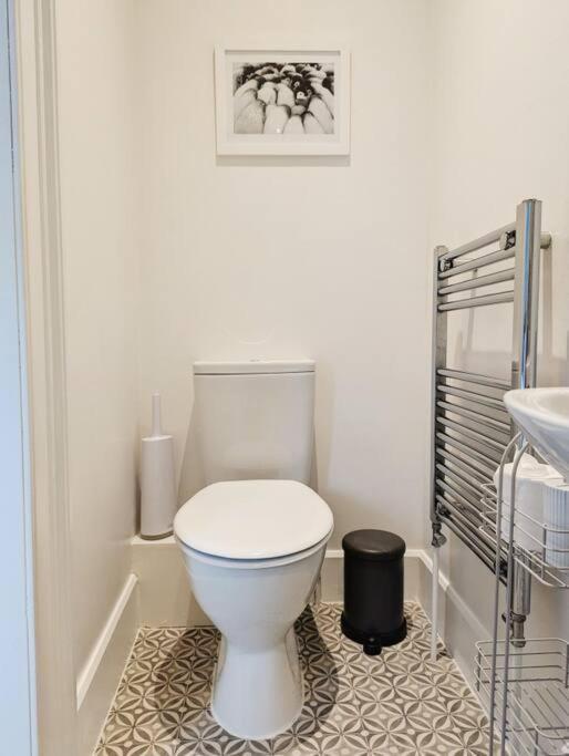 Central 4-Bed House, 10 Min Walk To Sights Bath Exterior foto