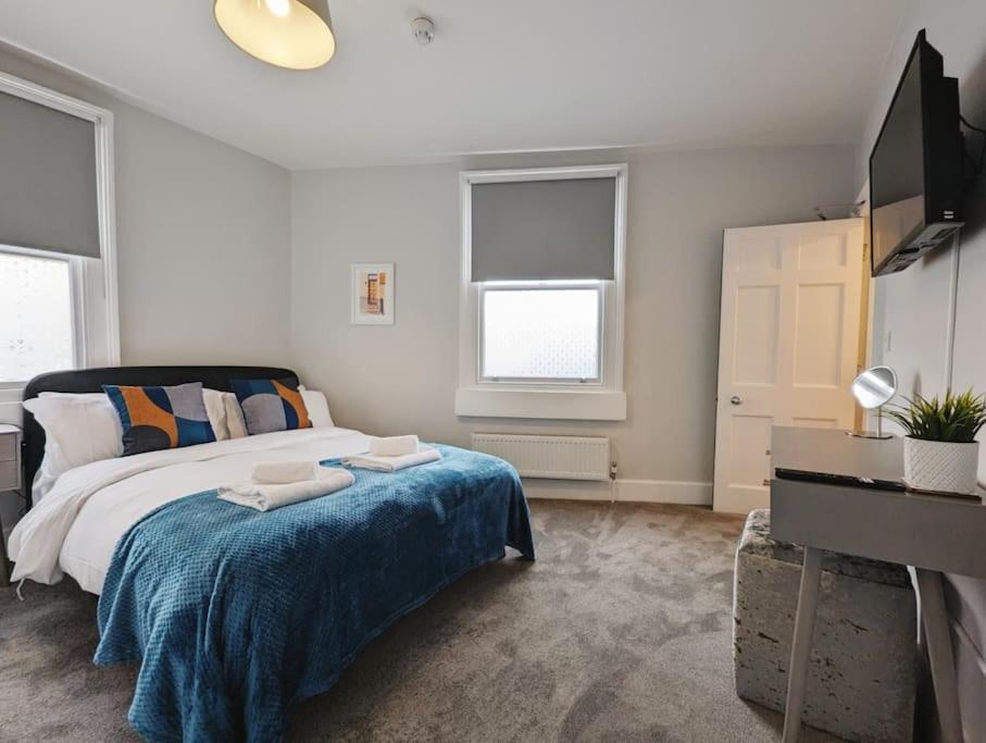 Central 4-Bed House, 10 Min Walk To Sights Bath Exterior foto